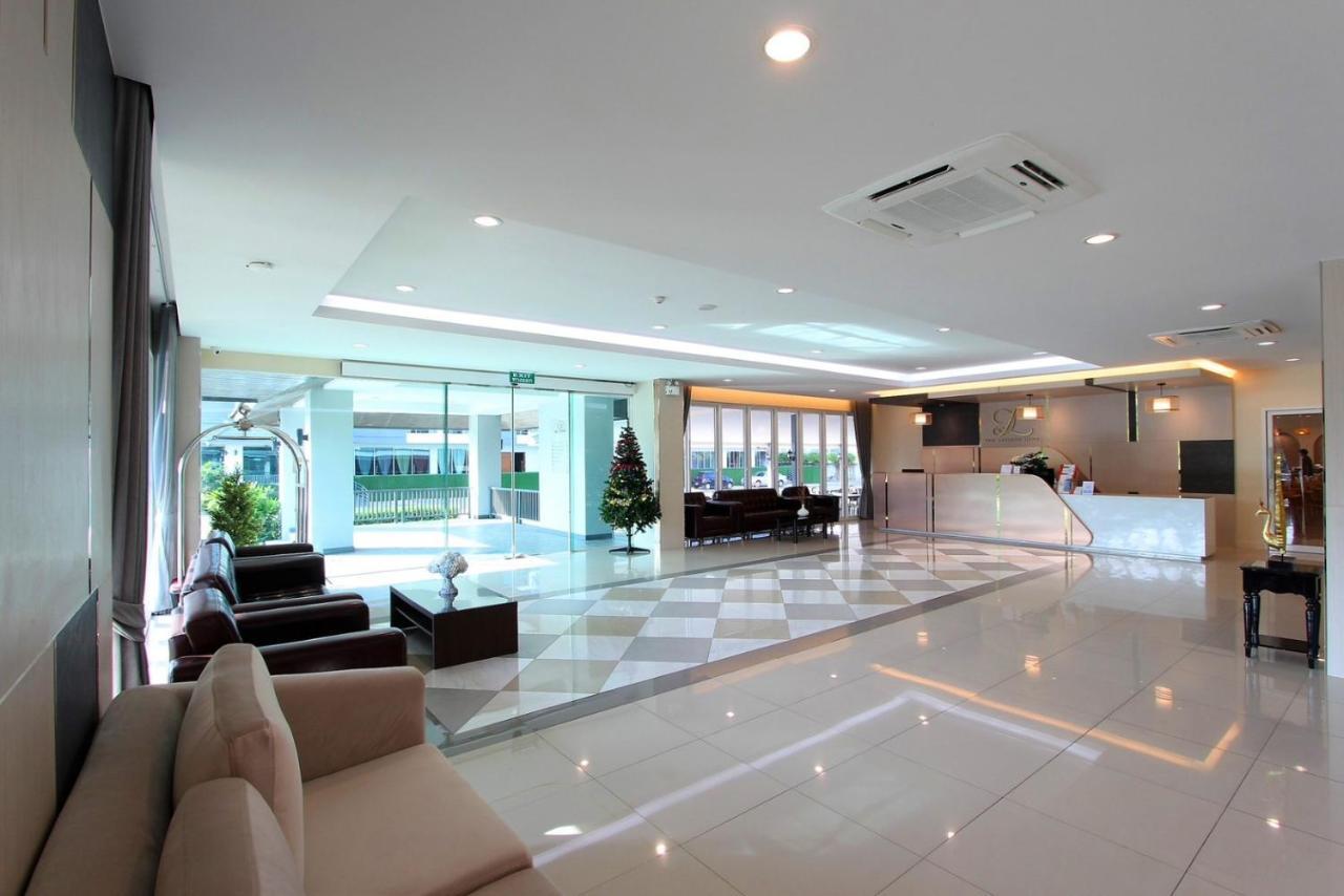 The Leisure Hotel Bang Bo Екстер'єр фото