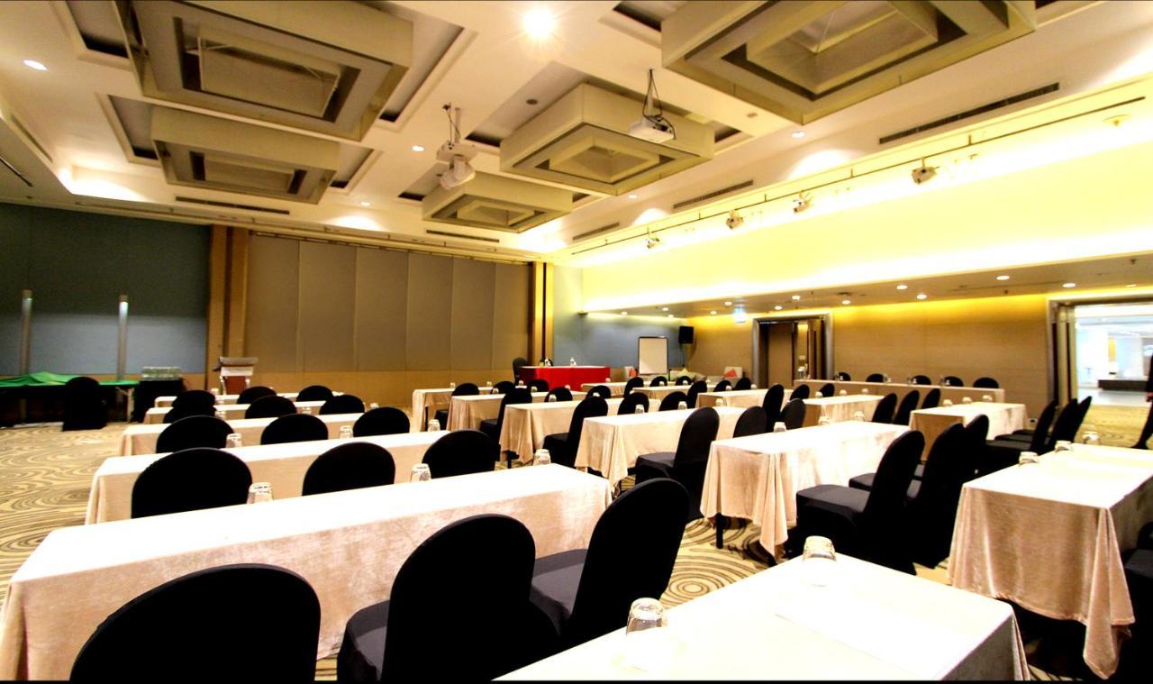 The Leisure Hotel Bang Bo Екстер'єр фото